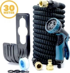 Complete Set Tuinslang Van 30 Meter Met Flexibel Ontwerp – Sproeikop Met 9 Standen – Licht In Gewicht & Makkelijk Opbergen – Uitrekbare Slang - 12 Complete Set Tuinslang Van 30 Meter Met Flexibel Ontwerp – Sproeikop Met 9 Standen – Licht In Gewicht & Makkelijk Opbergen – Uitrekbare Slang - -Tuin Kortingswinkel 1149x1200 3