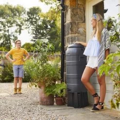 Harcostar Rainsaver Regenton 100 Liter Antraciet Met Vulautomaat En 3 Delige Voet -Tuin Kortingswinkel 1200x1200 1243