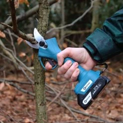 NovarGarden® Elektrische Snoeischaar NG1 - 2x Accu - Elektrisch - Takkenschaar - Op Batterij - 28mm 19 NovarGarden® Elektrische Snoeischaar NG1 - 2x Accu - Elektrisch - Takkenschaar - Op Batterij - 28mm -Tuin Kortingswinkel 1200x1200 181