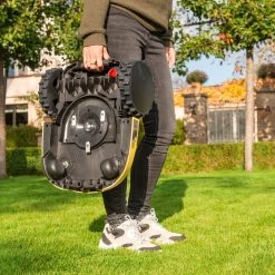 Powerplus POWXG6305 Robotmaaier - 18V - Voor Gazons Tot Ca. 500m² - Maaibreedte 180mm - Incl. Laadstation En Accessoires -Tuin Kortingswinkel 1200x1200 322