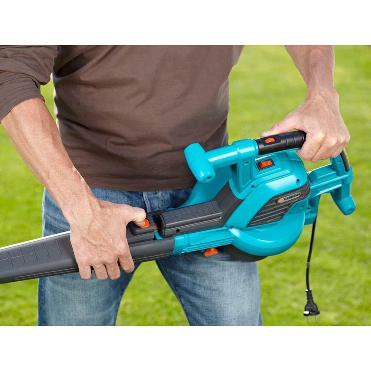 GARDENA ErgoJet 3000 Bladblazer - 3000W - Incl. 45l - Met Opvangzak 7 GARDENA ErgoJet 3000 Bladblazer - 3000W - Incl. 45l - Met Opvangzak - Afbeelding 7