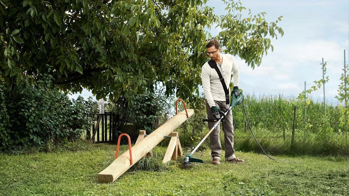 Bosch AFS 23-37 Bosmaaier - 950 W - Op Snoer - Incl. Mes En Draad 7 Bosch AFS 23-37 Bosmaaier - 950 W - Op Snoer - Incl. Mes En Draad - Afbeelding 7