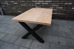 Industriële Douglas Salontafel Met Mat Zwart X-onderstel Voor Binnen En Buiten