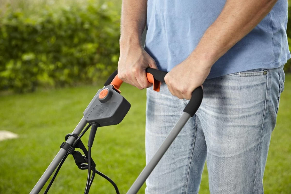 GARDENA - Powermax 32 - Grasmaaier (gemotoriseerd) - Maaibreedte 32 Cm - Gazons Tot 200 M2 8 GARDENA - Powermax 32 - Grasmaaier (gemotoriseerd) - Maaibreedte 32 Cm - Gazons Tot 200 M2 - Afbeelding 8