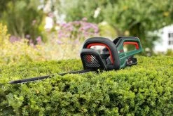 Bosch UniversalHedgeCut 18-50 Heggenschaar - Met 18 V Accu En Lader -Tuin Kortingswinkel 1200x800 111