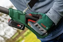 Bosch UniversalHedgePole 18 Heggenschaar Op Steel - Met 18 V Accu En Lader -Tuin Kortingswinkel 1200x800 4