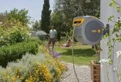 Hozelock AutoReel Slangenhouder / Wandslangbox 20m - Ø12,5mm 34 Hozelock AutoReel Slangenhouder / Wandslangbox 20m - Ø12,5mm -Tuin Kortingswinkel 1200x816 4