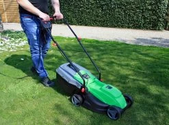 Profeco Elektrische Grasmaaier 1000W - Grasmaaimachine Met 320mm Maaibreedte En Instelbare Maaihoogte - Incl. 30 Liter Opvangbak -Tuin Kortingswinkel 1200x888