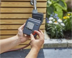 GARDENA - Select Computer Besproeiingscomputer - 3 Besproeiingen Per Dag -Tuin Kortingswinkel 1200x962