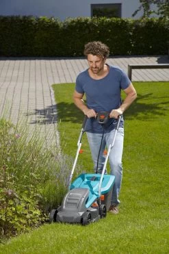 GARDENA - PowerMax™ 1200/32 0- Grasmaaier (gemotoriseerd) - Maaibreedte 32 Cm -Tuin Kortingswinkel 799x1200 36