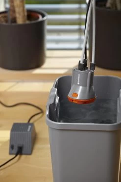 GARDENA Vakantiebewateringsset Duppelsysteem - Geschikt Voor 36 Potplanten - Incl. 9l Vat 13 GARDENA Vakantiebewateringsset Duppelsysteem - Geschikt Voor 36 Potplanten - Incl. 9l Vat -Tuin Kortingswinkel 799x1200 54