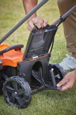 Black & Decker BLACK+DECKER BCMW3318L2-QW Grasmaaier - 18V - 33cm - Incl. 2 Accu's En Lader -Tuin Kortingswinkel 800x1200 19